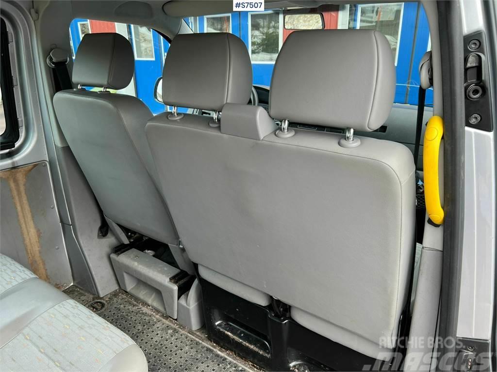 Volkswagen Caravelle Mini-bus