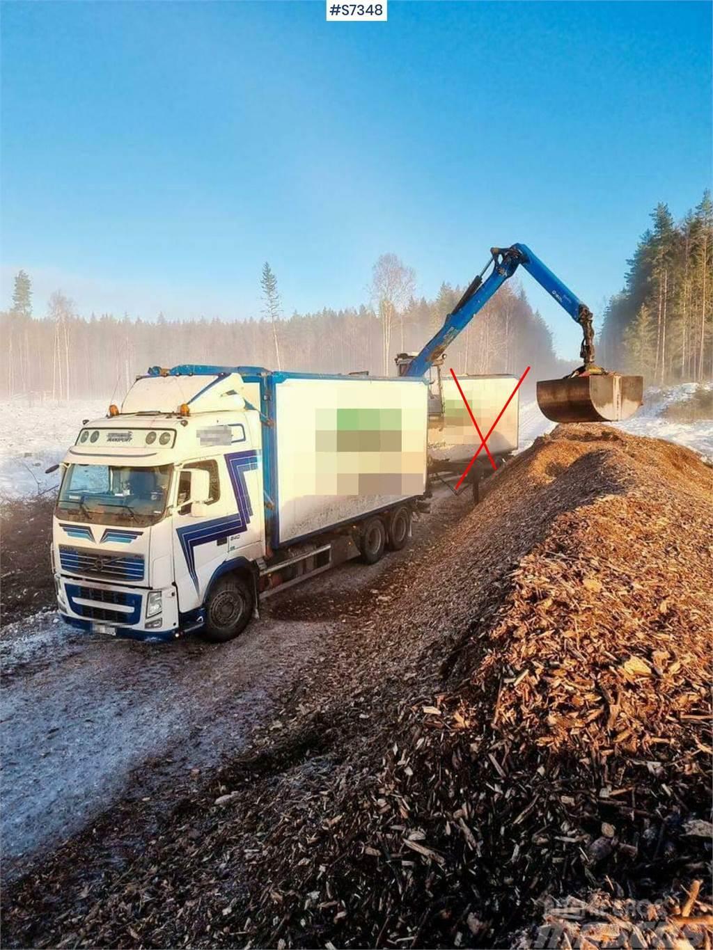 Volvo FH 6*4 Chip Truck with Palfinger crane Camion Fourgon