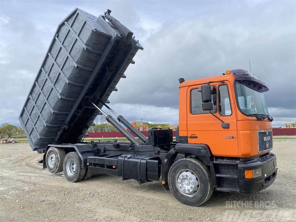 MAN 26.403 , 28 m3 metal container Camion ampliroll