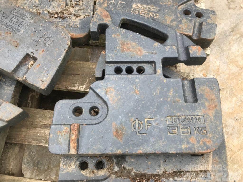 McCormick X Series front weights Masse avant