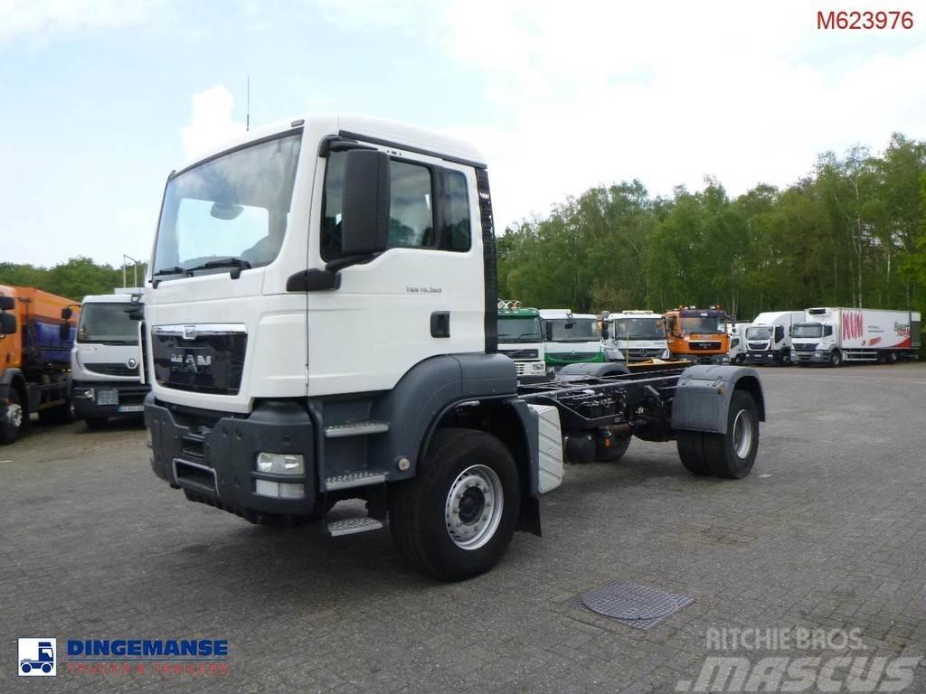 MAN TGS 19.360 4X2 BBS manual Euro 2 chassis + PTO Châssis cabine