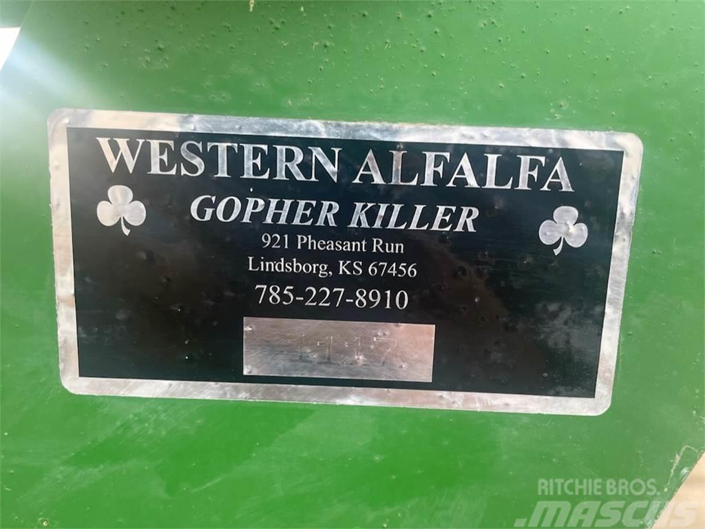 Western Alfalfa Gopher Killer Vibroculteur
