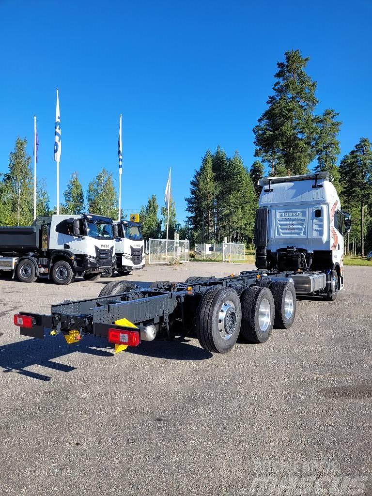 Iveco X-Way 570 8x4x4 Camion pour copeaux de bois