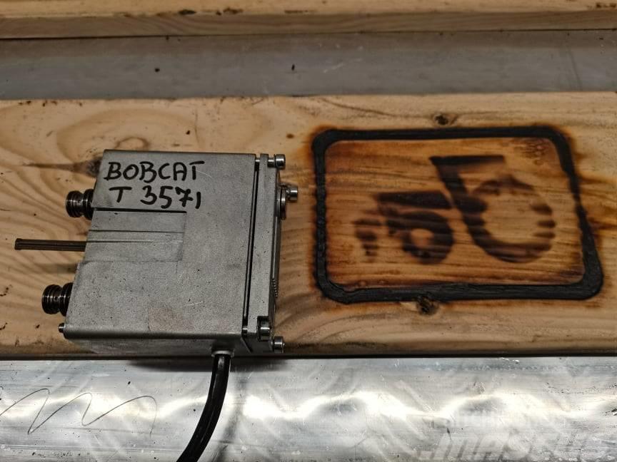 Bobcat T .... {new distributor coil } Moteur