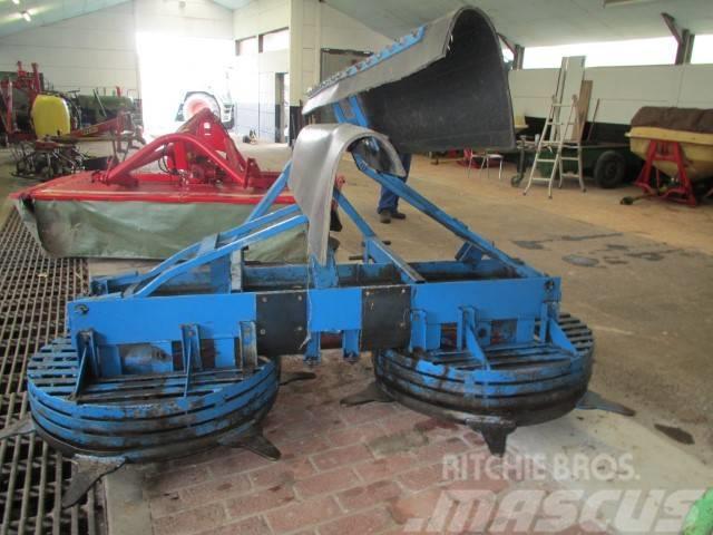  Siloverteiler Traktor Autres matériels de fenaison
