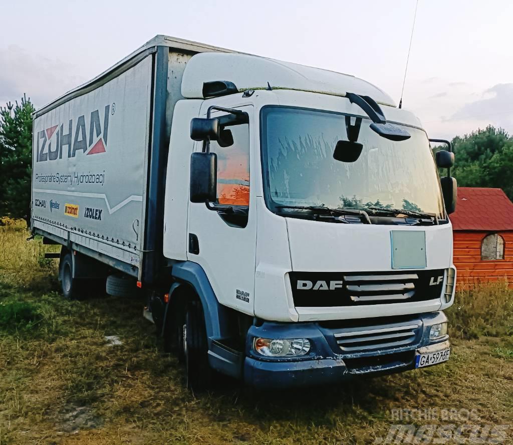 DAF LF45.180 Camion à rideaux coulissants (PLSC)