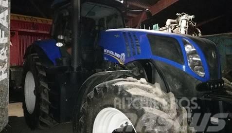 New Holland T 8.300 AC Tracteur