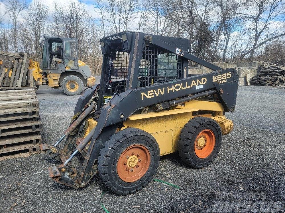 New Holland LX 885 Chargeuse compacte
