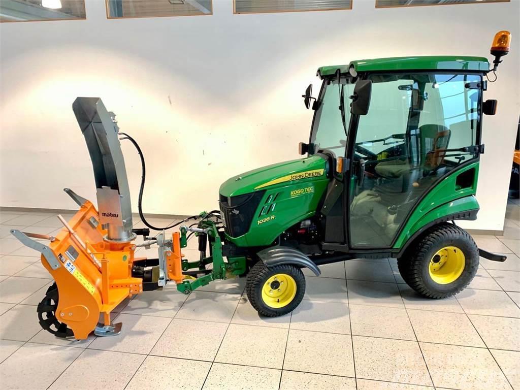John Deere 1026R mit Matev Schneefräse Micro tracteur