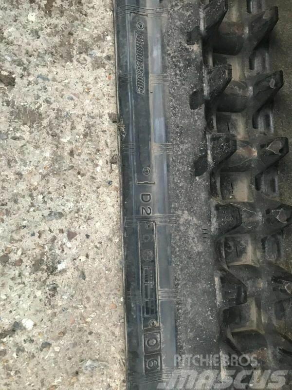 Bridgestone Excavator Rubber Track 320 x 56 x 86 Autres matériels agricoles