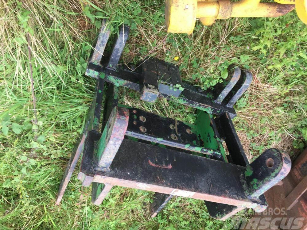  Tractor mounted front linkage frame Tracteur