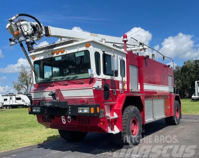  2001 OSHKOSH TI-1500AF4X4 FIRE TRUCK SKY BOOM 2001 Camion de pompier