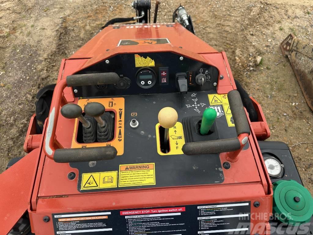 Ditch Witch SK900 Chargeuse compacte