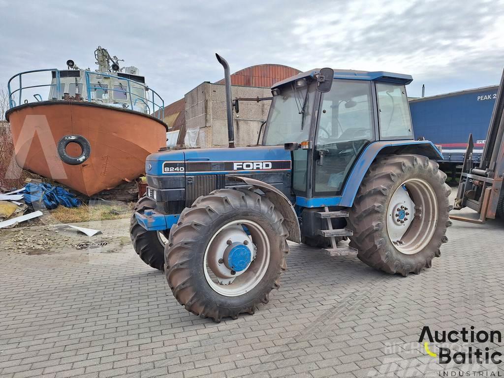 Ford 8240 4WD Tracteur