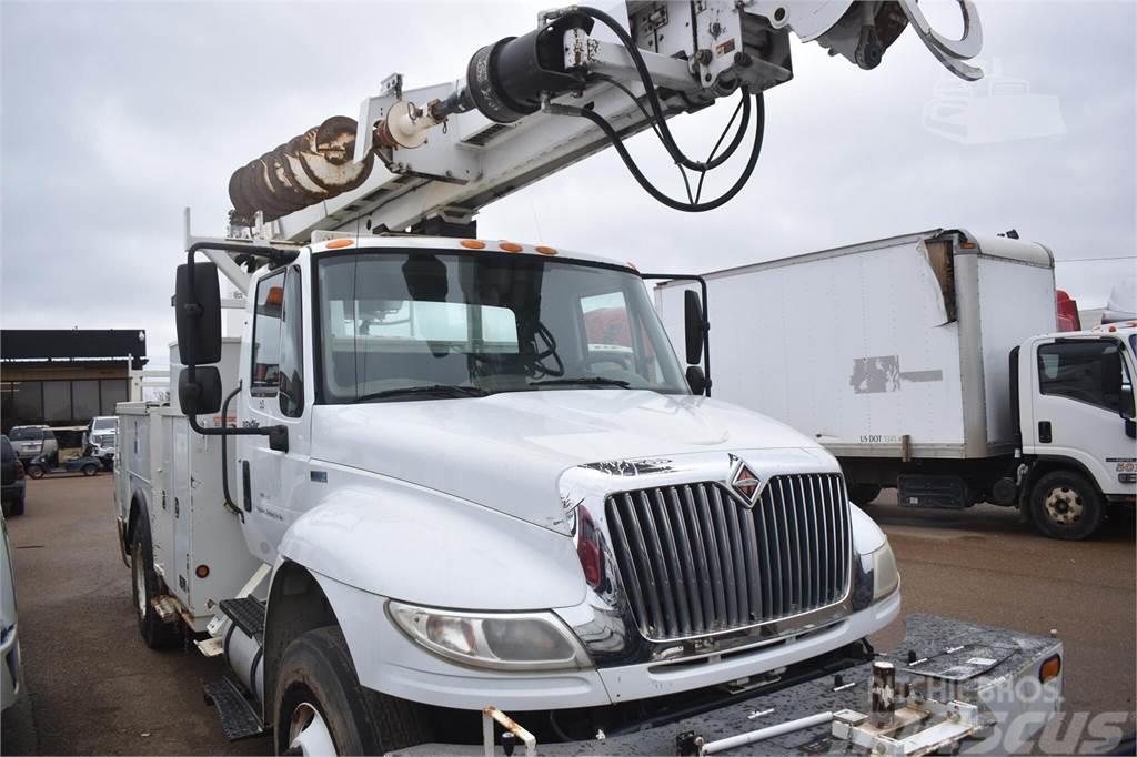 Altec D2045TR Camion foreuse