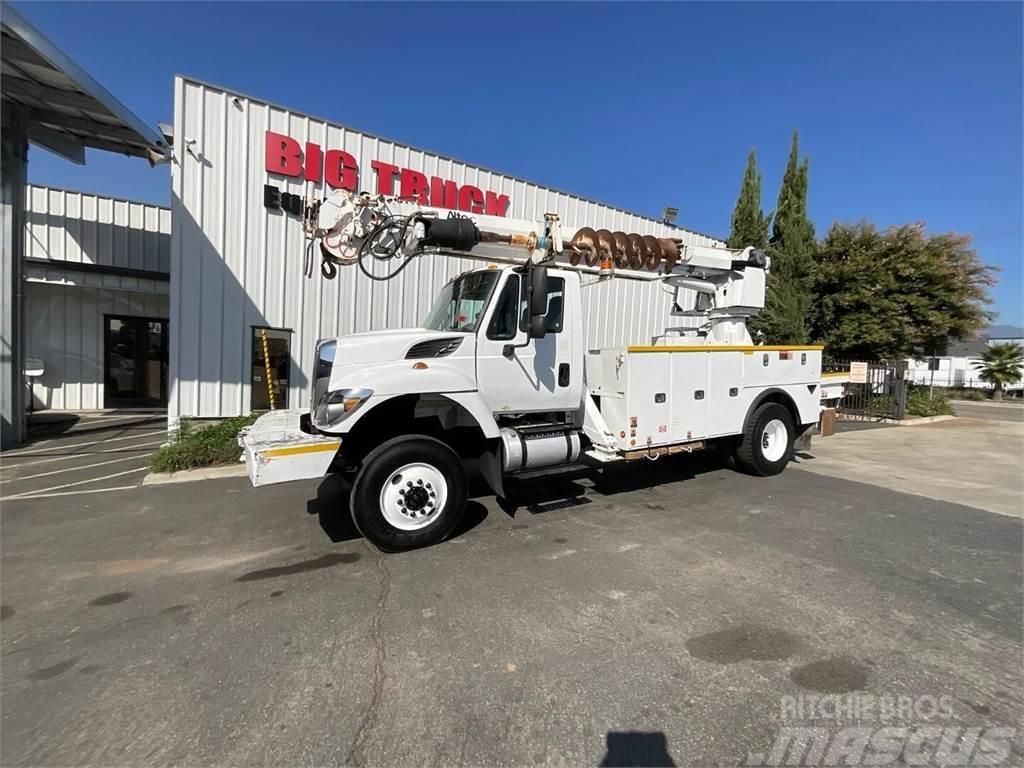 Altec DC47TR Camion foreuse