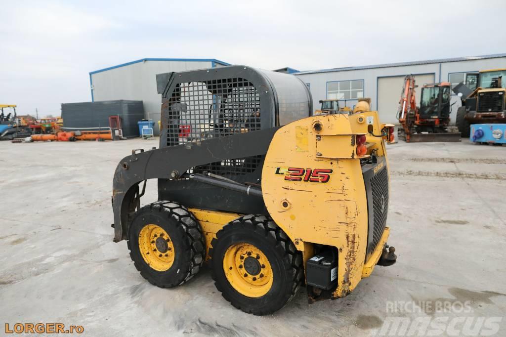 New Holland L 215 Chargeuse compacte