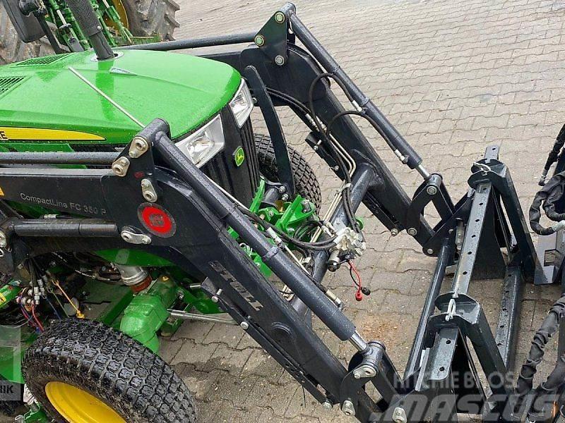 Stoll CompactLine 350P zu John Deere 3033R, 3038R, 3039R Chargeur frontal, fourche