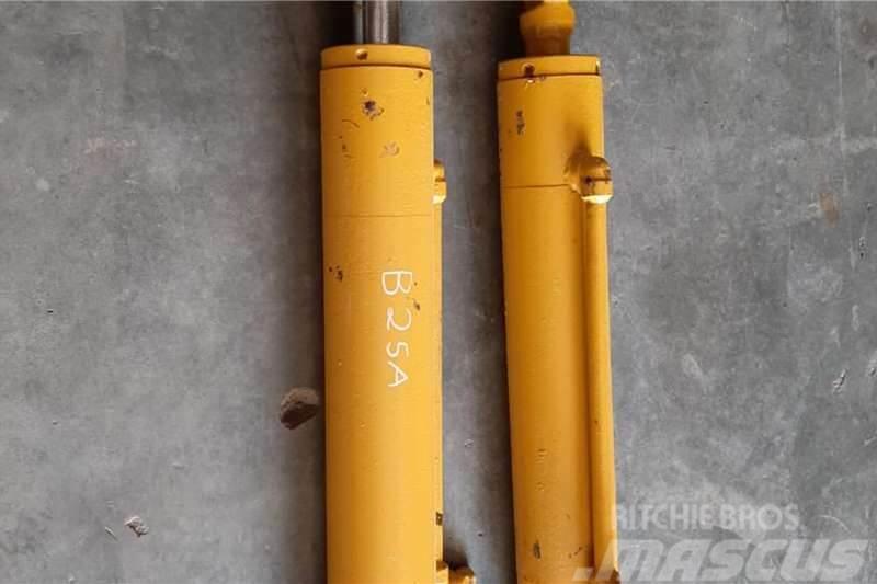 Bell B25A Hydraulic Steering Cylinder Autre camion