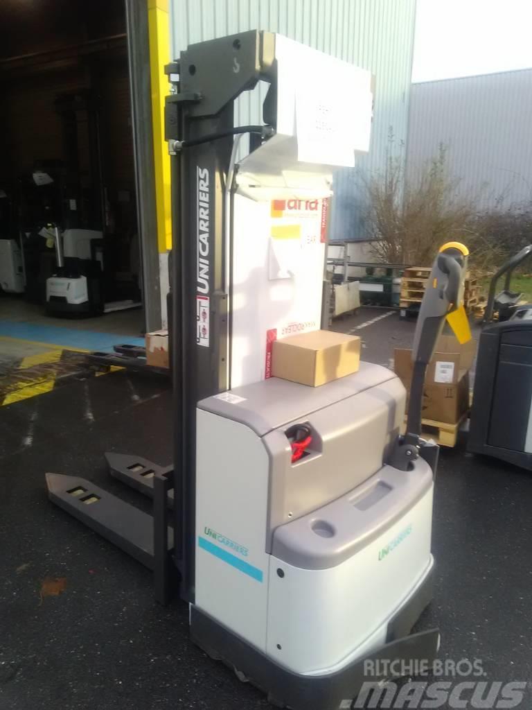 UniCarriers PSH200 Gerbeur accompagnant