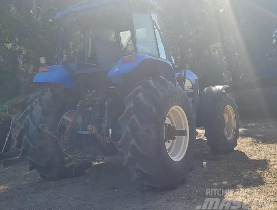 New Holland 7010 Tracteur