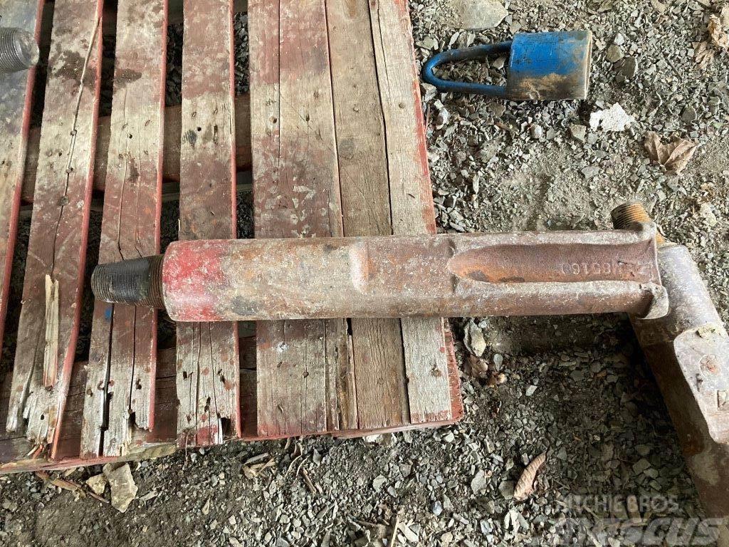  Aftermarket 5-1/4” x 26 Cable Tool Drilling Chisel Accessoires et pièces pour matériel d'enfonçage