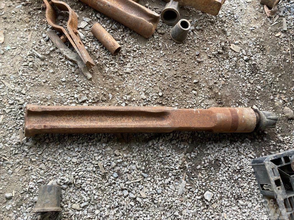  Aftermarket 5.75” x 43” Cable Tool Drilling Chisel Accessoires et pièces pour matériel d'enfonçage