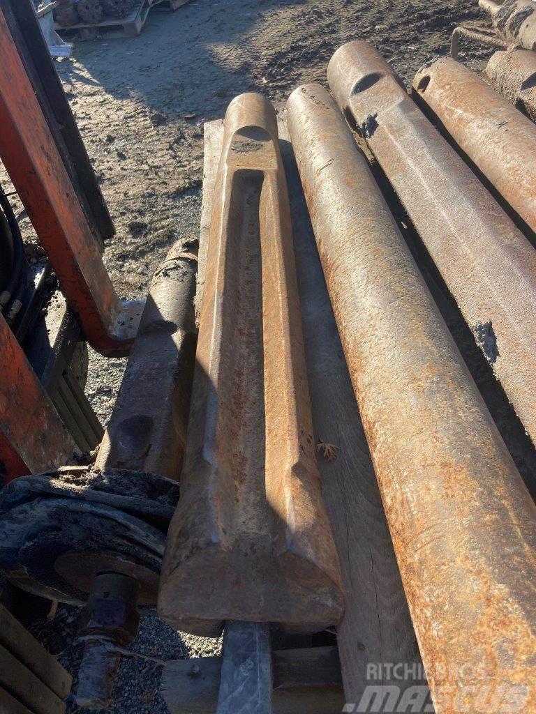  Aftermarket 5.75” x 44” Cable Tool Drilling Chisel Accessoires et pièces pour matériel d'enfonçage