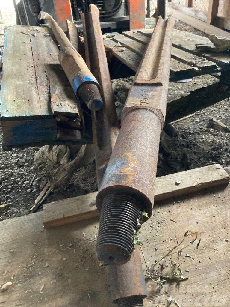  Aftermarket 5” x 66-1/2 Cable Tool Drilling Chisel Accessoires et pièces pour matériel d'enfonçage