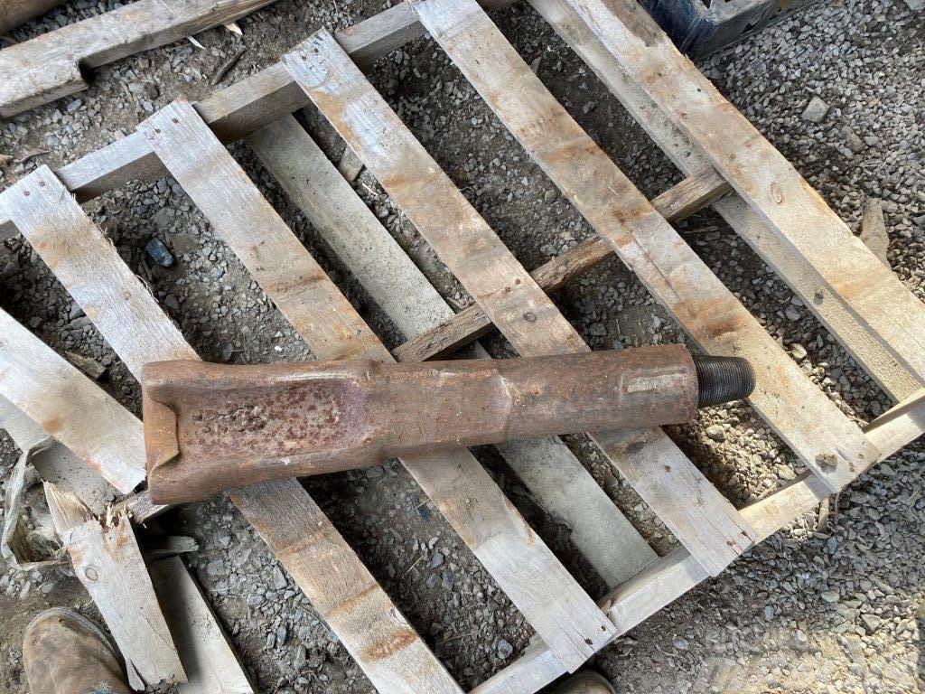  Aftermarket 7-3/4” x 29 Cable Tool Drilling Chisel Accessoires et pièces pour matériel d'enfonçage