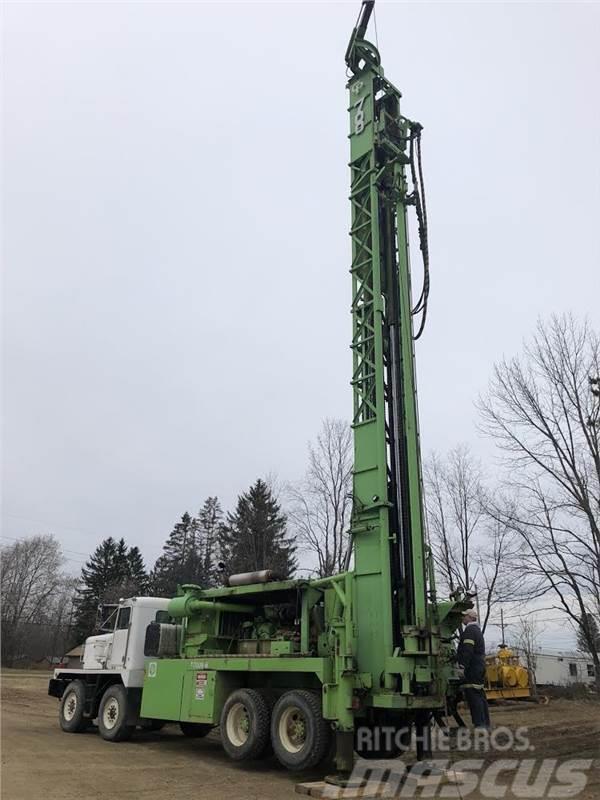 Chicago Pneumatic T-700WH Deep Hole Drill Rig & Package Compresseur