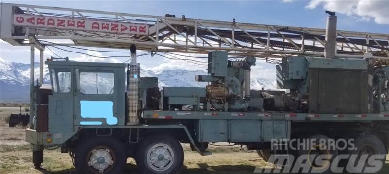 Gardner-Denver Denver 1500 drill rig Foreuse de surface