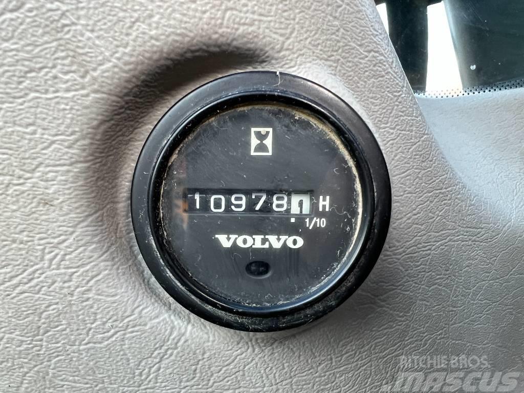 Volvo EW140D - Excellent Condition / Tilting Bucket Pelle sur pneus