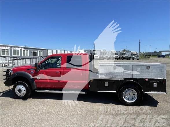 Ford F550 SD LARIAT Camion plateau