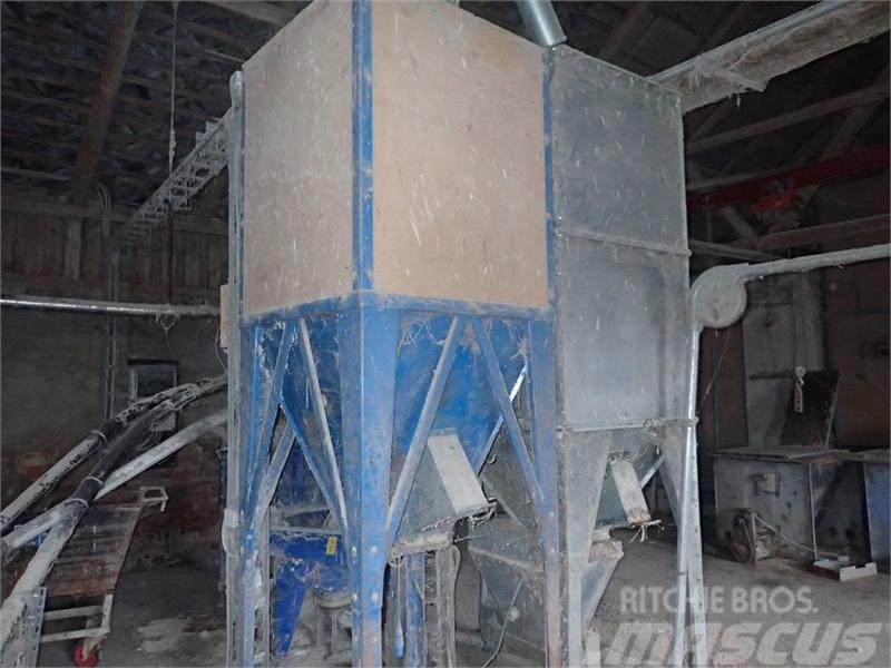  - - -  Færdigvarer siloer fra 1-2 ton Désileuse