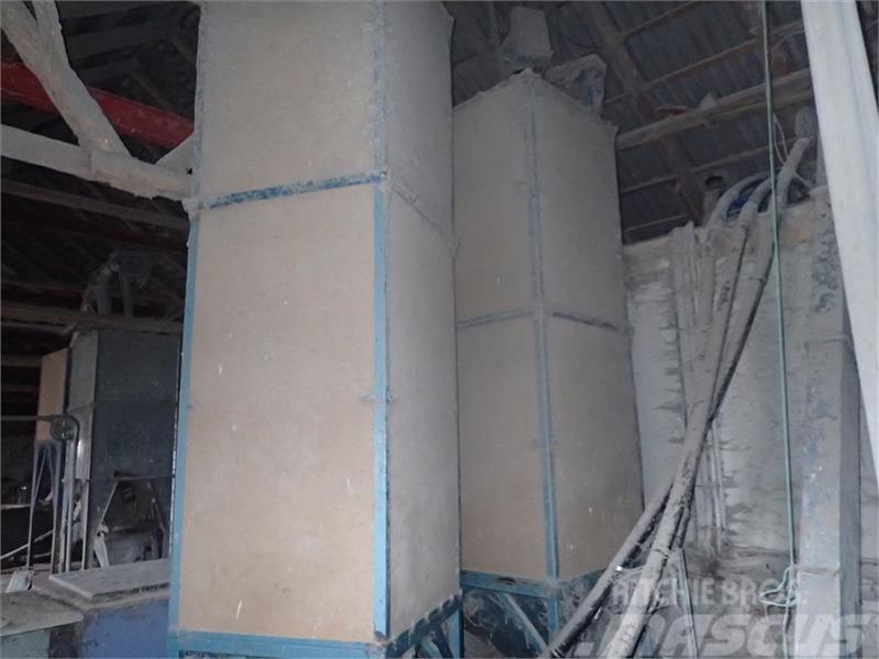  - - -  Færdigvarer siloer fra 1-2 ton Désileuse
