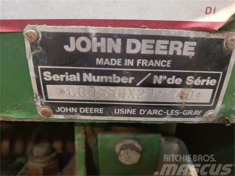 John Deere 550 Rundballepresser med garnbinder Presse à balle ronde