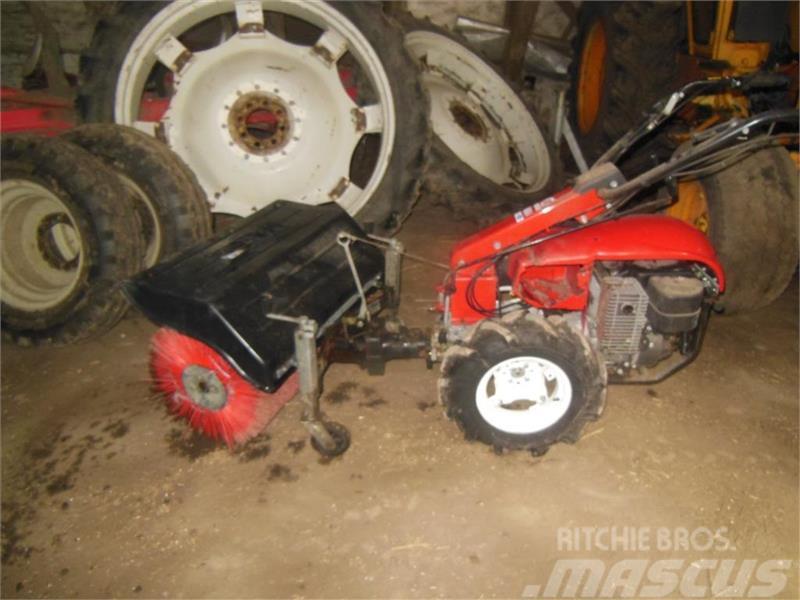 Nibbi Mak 4 med kost Micro tracteur