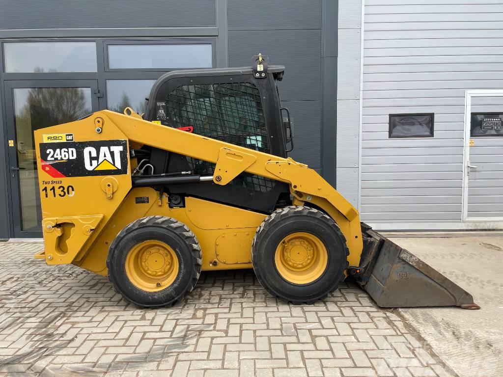 CAT 246D HF Chargeuse compacte