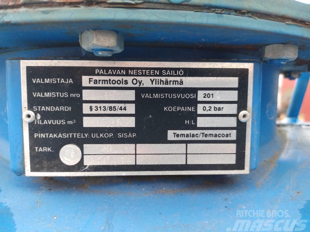 Farmex 1350 litraa Autres matériels agricoles