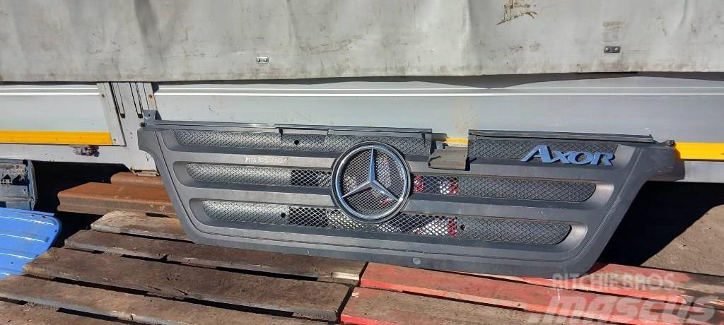 Mercedes-Benz Axor 1824 9448800085 GRILL Cabines