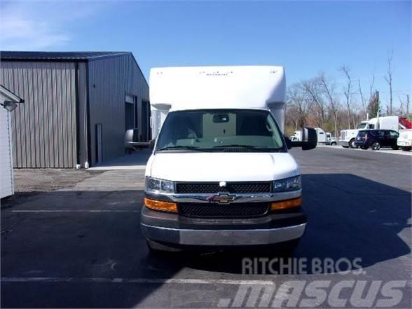 Chevrolet EXPRESS 4500 Camion Fourgon