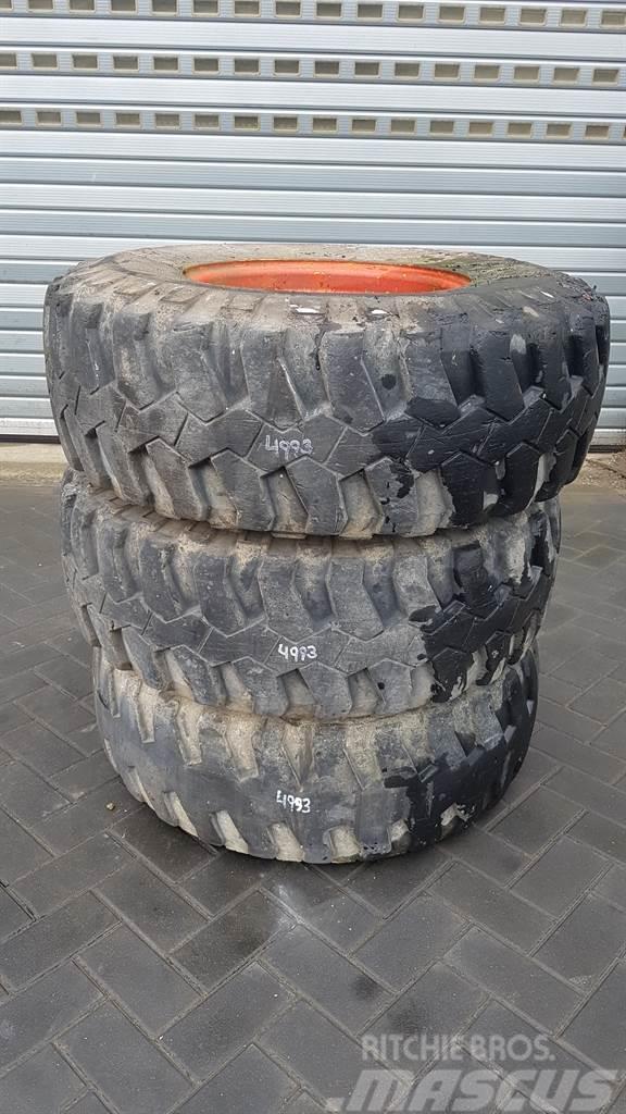 Michelin 335/80R18 (12.5R18) - Tyre/Reifen/Band Pneus, roues et jantes