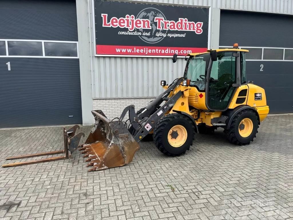 Volvo L25 L25F, LOW HOURS, bucket and forks!! Chargeuse sur pneus