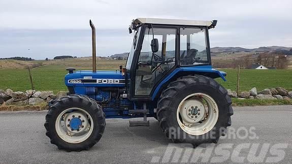Ford 4830-4 - 40 km/t Tracteur