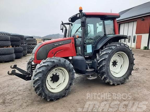 Valtra N121A Front hyd Front pto Tracteur