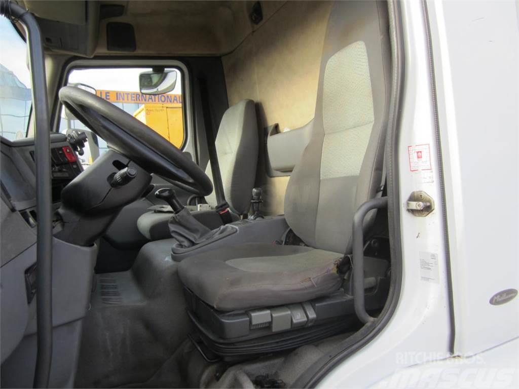 Renault Midlum 180 DCI Camion à rideaux coulissants (PLSC)