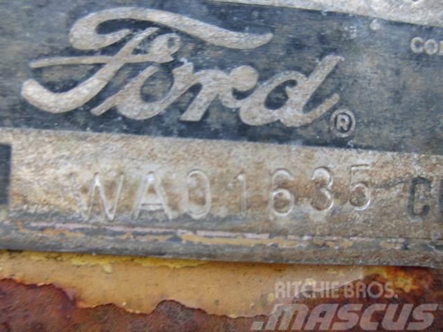 Ford 4550 4x2 rendegraver til ophug Tractopelle