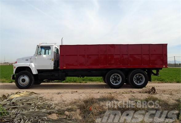 Ford L9000 Camion benne