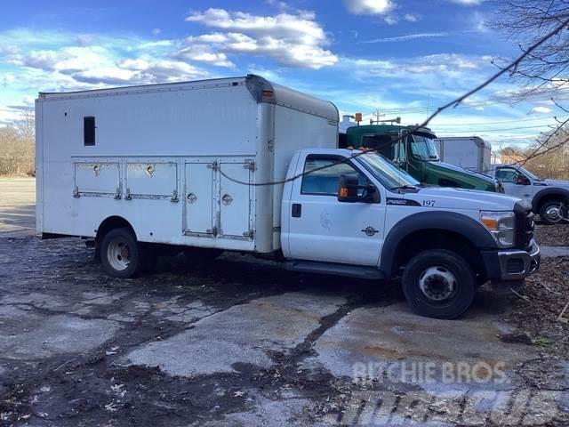 Ford F-550 Camion Fourgon